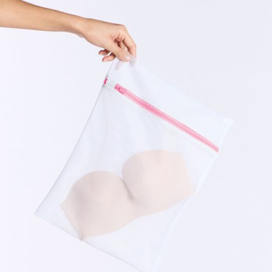 Boux Avenue Lingerie mesh wash bag - White - OS